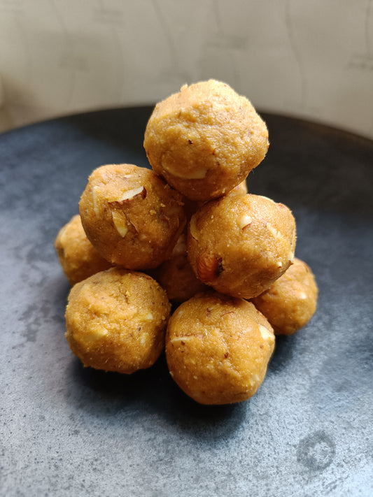 Roasted Chana Badam Ladoo (200g)